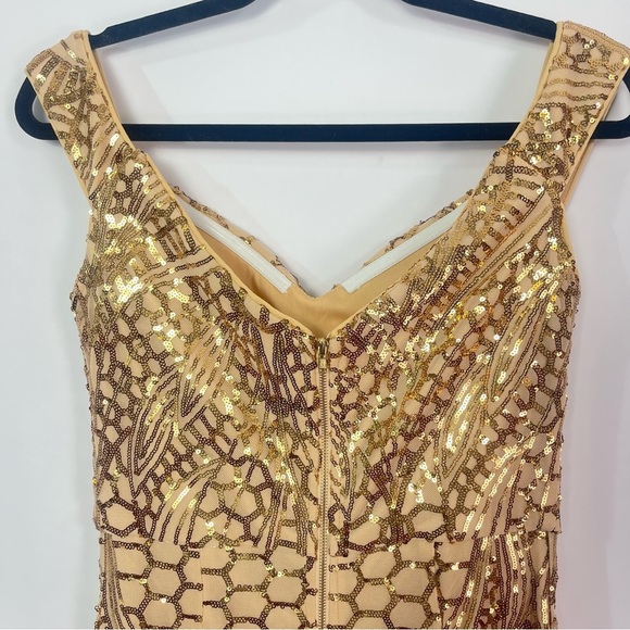 Miss Ord Long Off-Shoulder Gold Sequin Mermaid Trumpet Gown Dress Sz Medium NWT - Picture 5 of 8